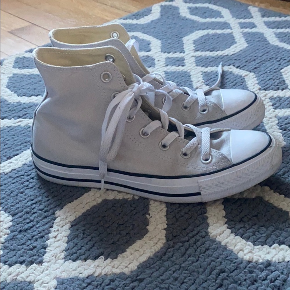 Converse all star light grey sneakers.